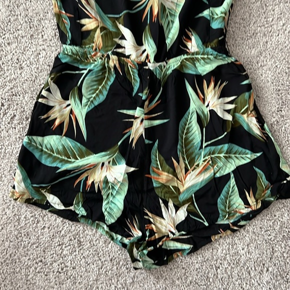 EUC SHEIN Tropical Strapless Romper - Size Medium - Picture 3 of 7
